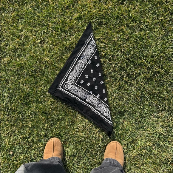 Zara Classic Black Bandana NWOT - Picture 1 of 2